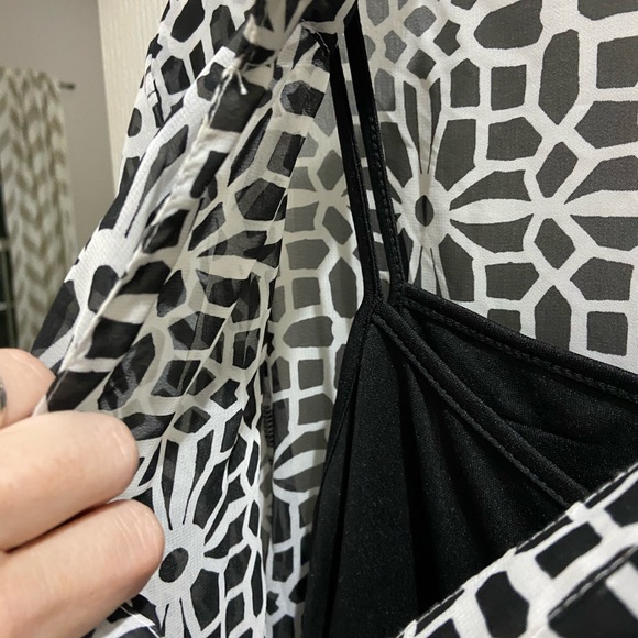 Adorable women’s dress sheer black and white size XL - Picture 2 of 3